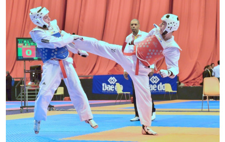  MELVIN MELOUL DECROCHE LE BRONZE  A PARIS